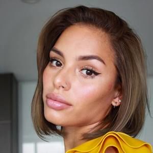 Meet your Posher, Angie